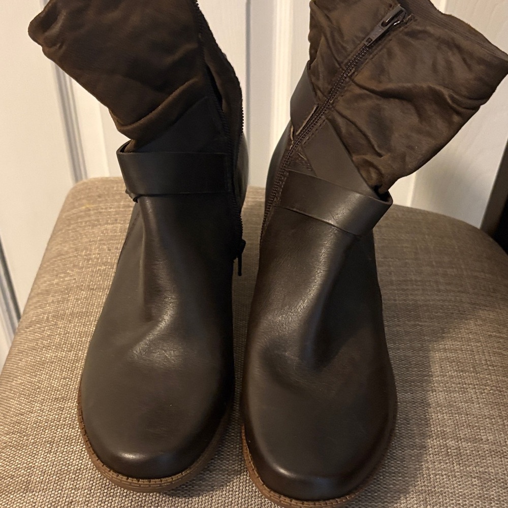 Earth Origins Dark Brown Leather Ankle Booties with Wrap Strap